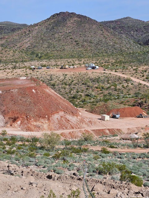 LUXCOR GOLD MINES